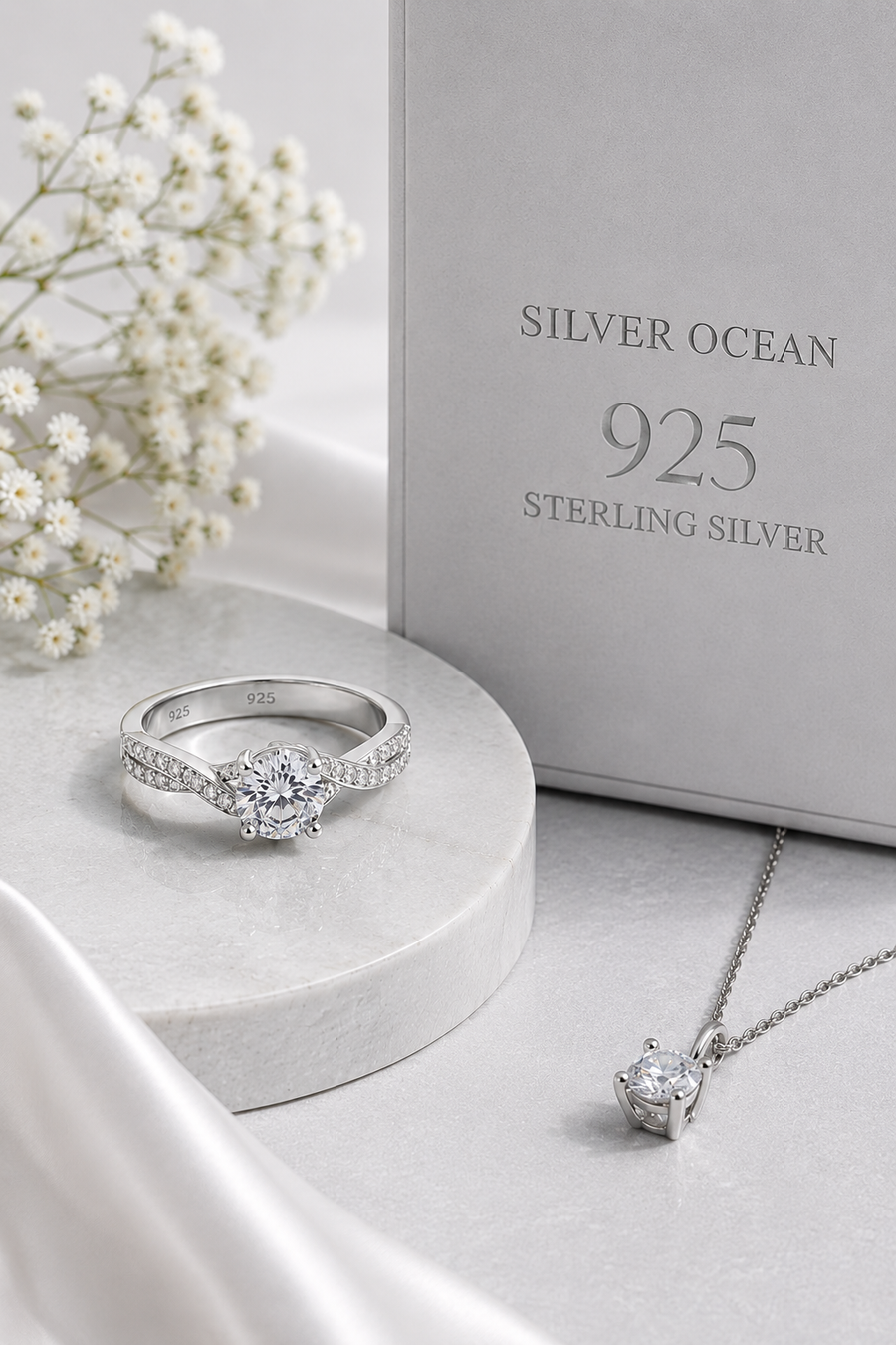 925 Sterling Silver.
Certified Authenticity Included.